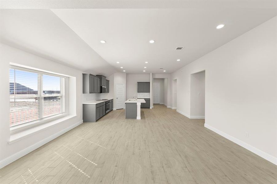 14. 3017 Rembrandt - Dining (3)