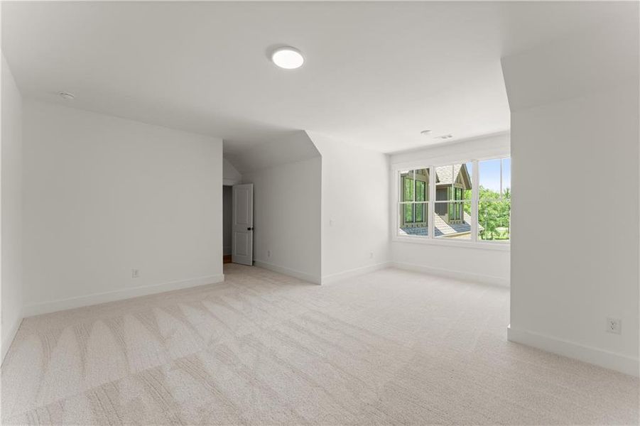 Spacious, unfurnished interior of a new home in Woodford, Acworth (Image 24).