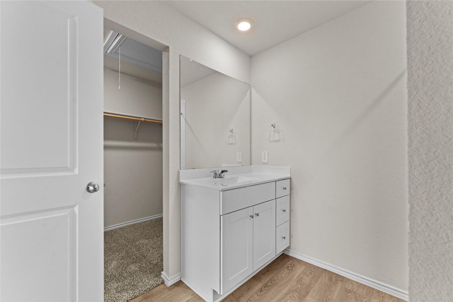 Furnished interior view inside a new home in Ladera, Luling (Image 8).
