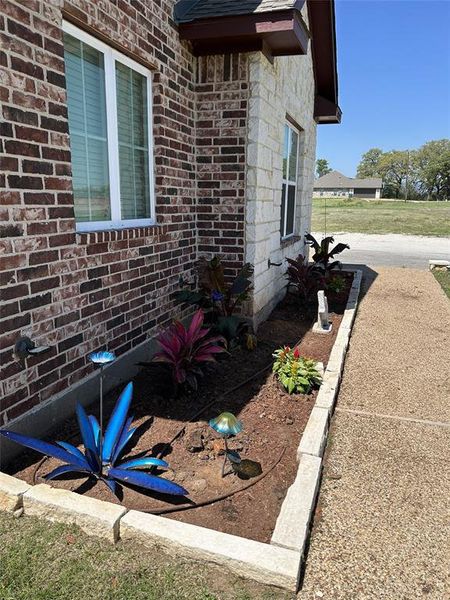 Exterior details and patio area of a home in , Waco (Image 27).