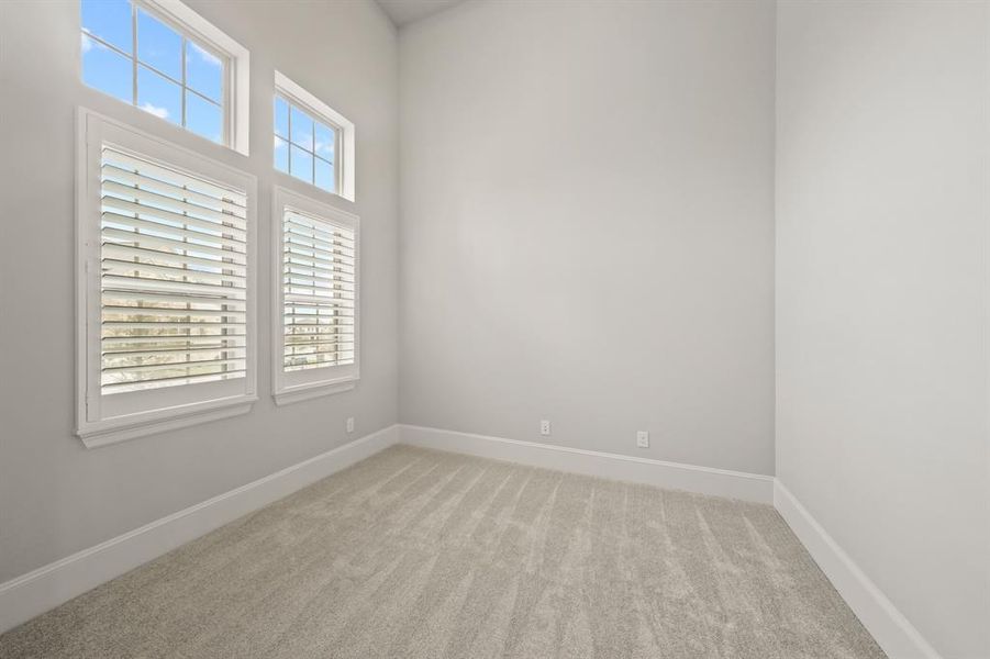 Image 20 of a home in Summit at Lake Travis.