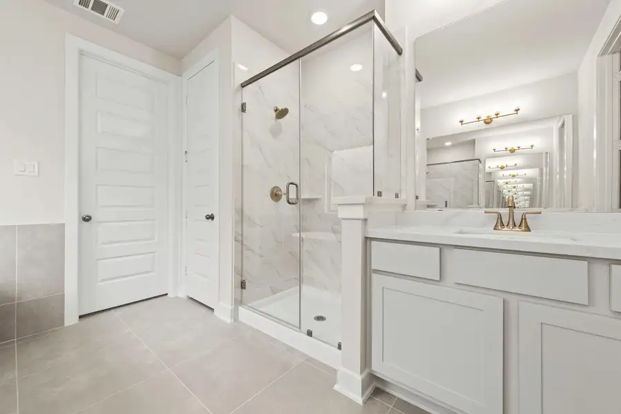 Representative image. Features, specifications, selections and colors may vary. Representative image. Features, specifications, selections and colors may vary.