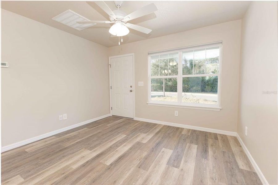Spacious, unfurnished interior of a new home in , Tavares (Image 9).