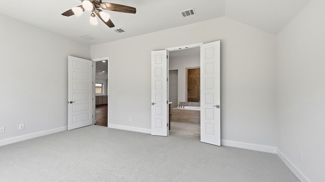 Spacious, unfurnished interior of a new home in Hillstead, Lavon (Image 21).