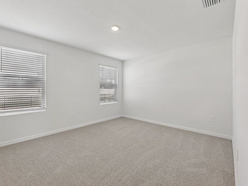 Spacious, unfurnished interior of a new home in Cagan Crossings West, Clermont (Image 10).