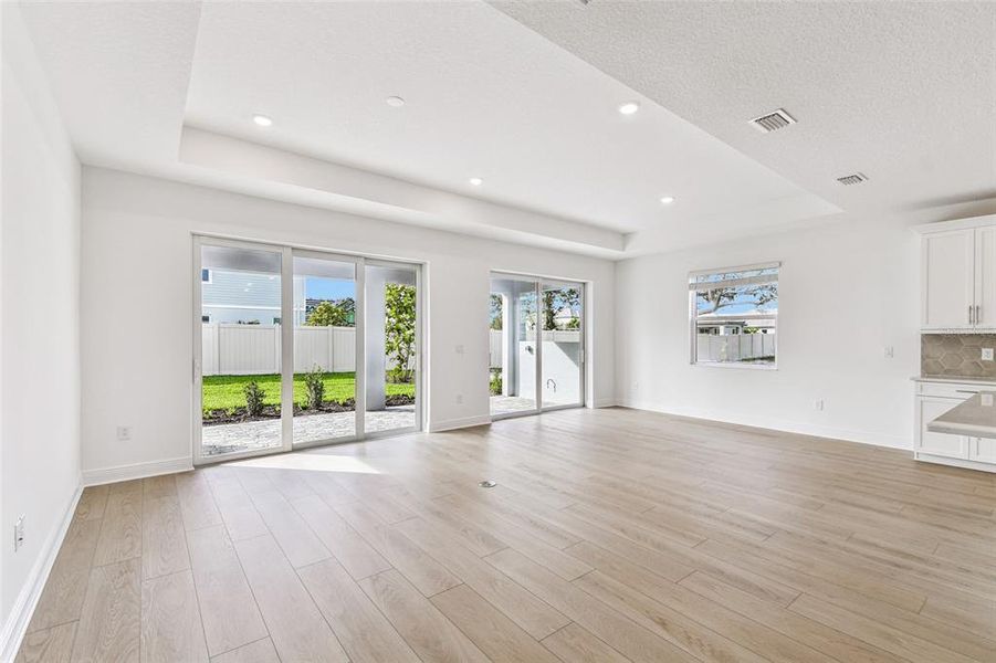 Spacious, unfurnished interior of a new home in Hawkstone, Sarasota (Image 16).