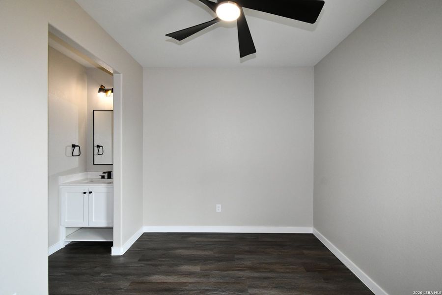 Spacious, unfurnished interior of a new home in , Von Ormy (Image 19).