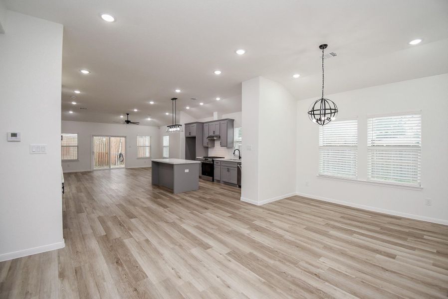 Spacious, unfurnished interior of a new home in , Houston (Image 36).