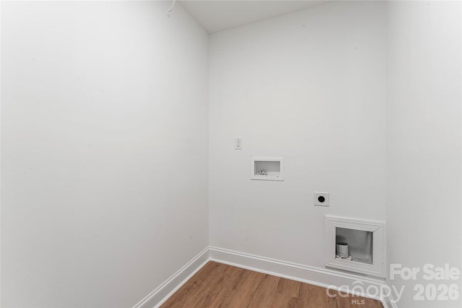Spacious, unfurnished interior of a new home in , Harrisburg (Image 23).