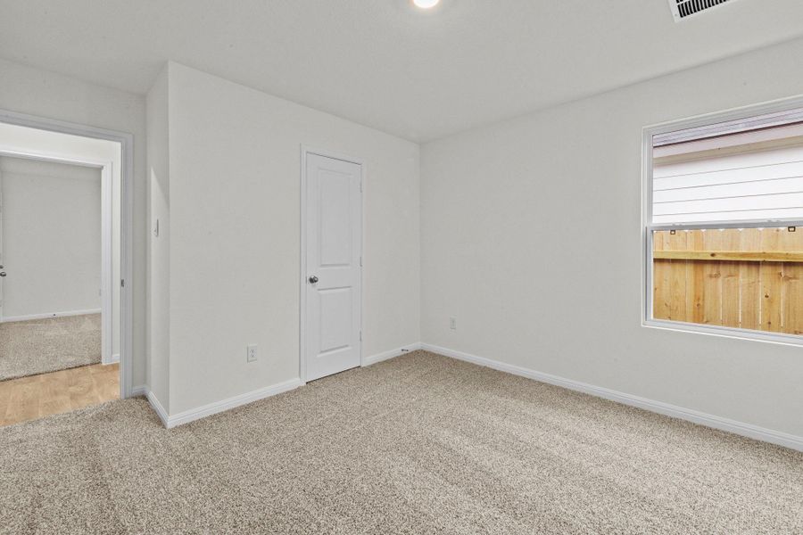 Spacious, unfurnished interior of a new home in Trace, San Marcos (Image 18).