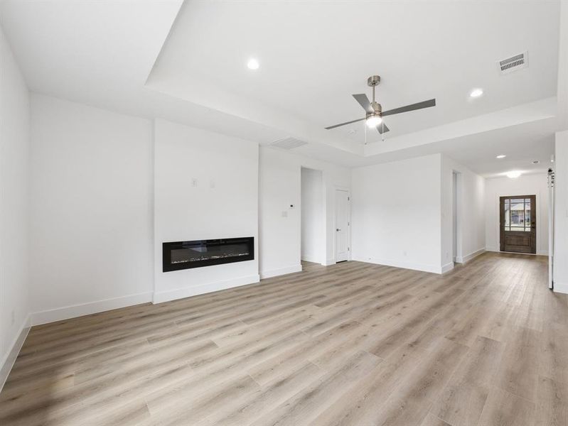Spacious, unfurnished interior of a new home in , Grand Prairie (Image 22).