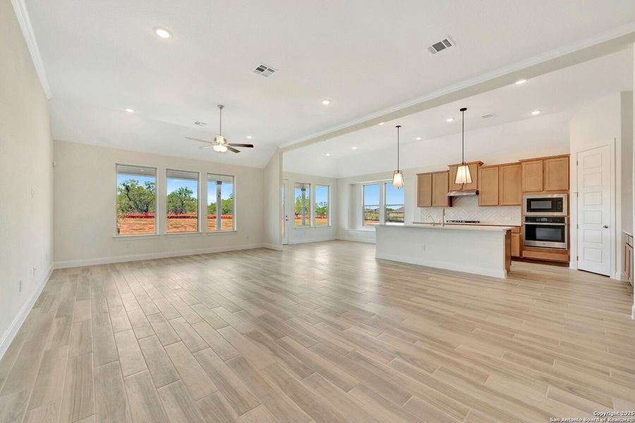 Spacious, unfurnished interior of a new home in Preserve at Annabelle Ranch, San Antonio (Image 12).