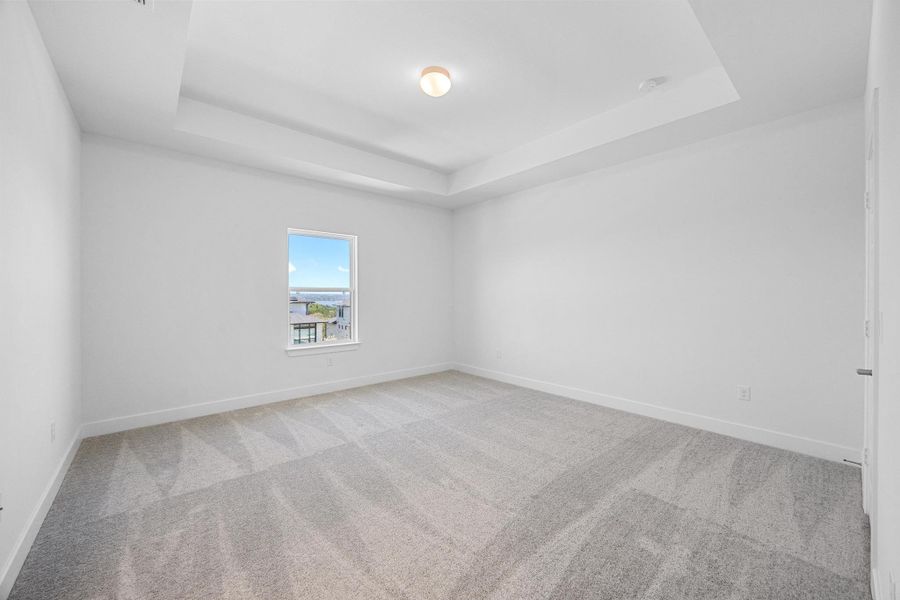 Spacious, unfurnished interior of a new home in Rough Hollow - Las Brisas, Austin (Image 16). Spacious, unfurnished interior of a new home in Rough Hollow - Las Brisas, Austin (Image 16).