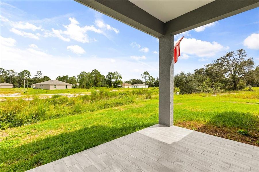 Exterior details and patio area of a home in , Kissimmee (Image 2).