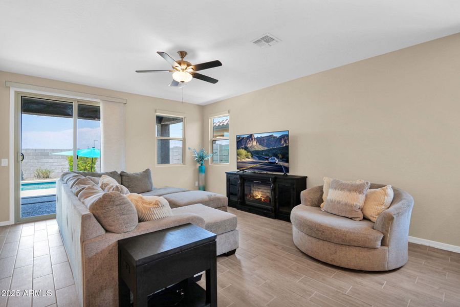 15-web-or-mls-P1279933 15-web-or-mls-P1279933