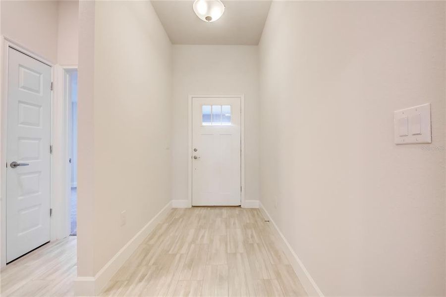 Spacious, unfurnished interior of a new home in Aviary at Rutland Ranch, Parrish (Image 10).