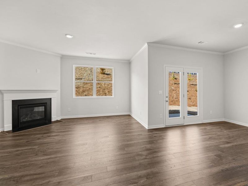 Spacious, unfurnished interior of a new home in Parkside at Carter Grove, Cartersville (Image 25).