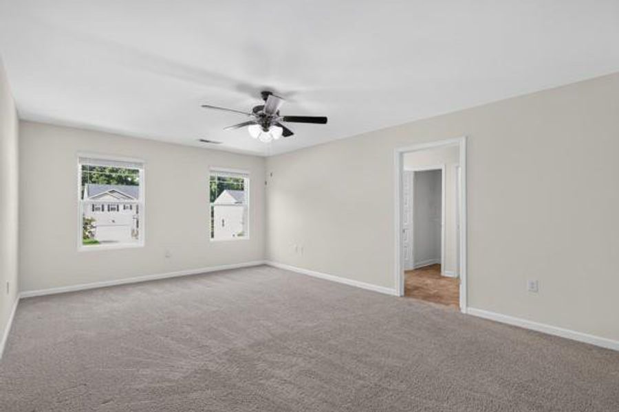 Spacious, unfurnished interior of a new home in , Atlanta (Image 16).