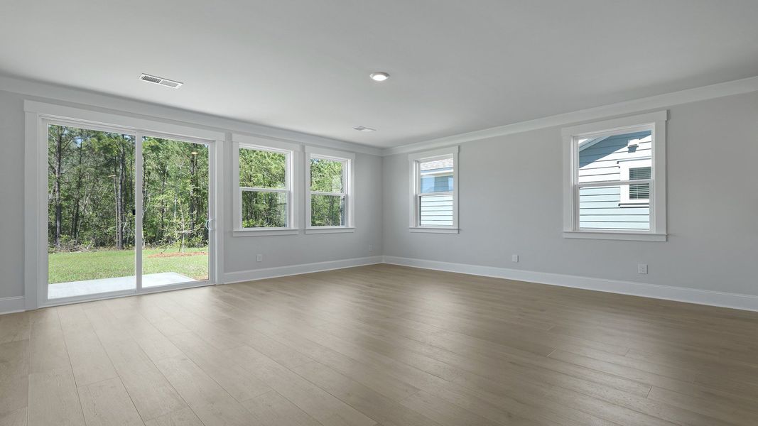 Spacious, unfurnished interior of a new home in Livingston Woods, Irmo (Image 19).