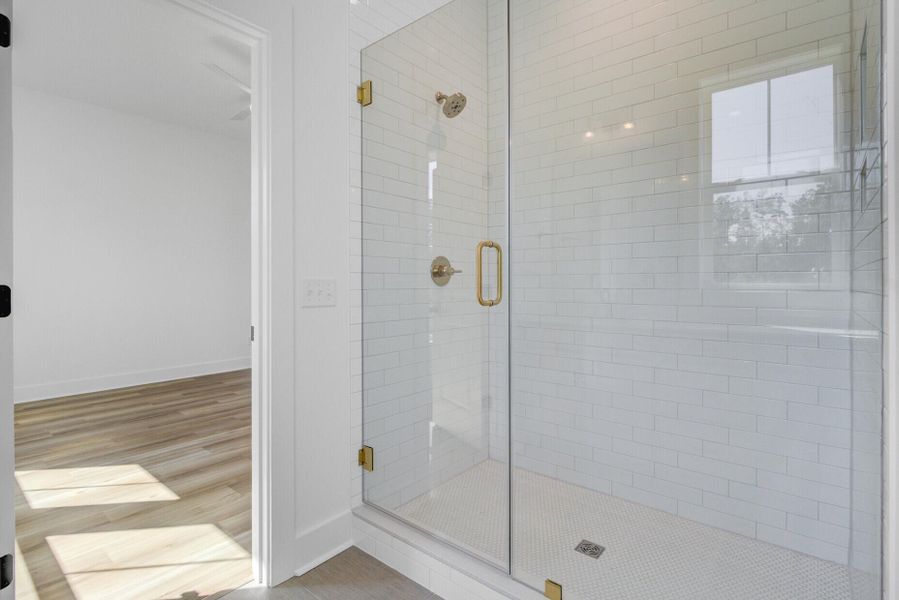 Spacious, unfurnished interior of a new home in , Summerville (Image 29).