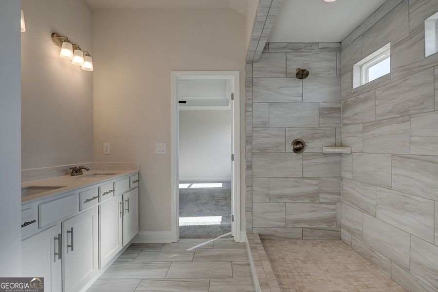 Image 87 of a home in Rosewood Lake Estates.