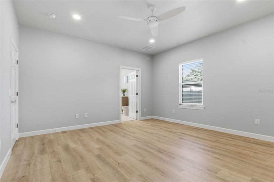 Spacious, unfurnished interior of a new home in , St. Petersburg (Image 42).