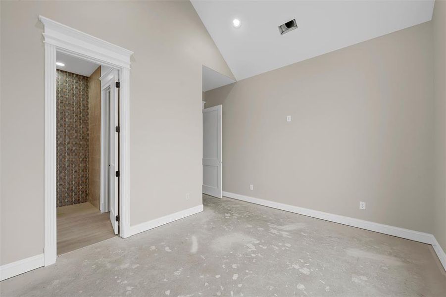 Spacious, unfurnished interior of a new home in , Woodway (Image 7).