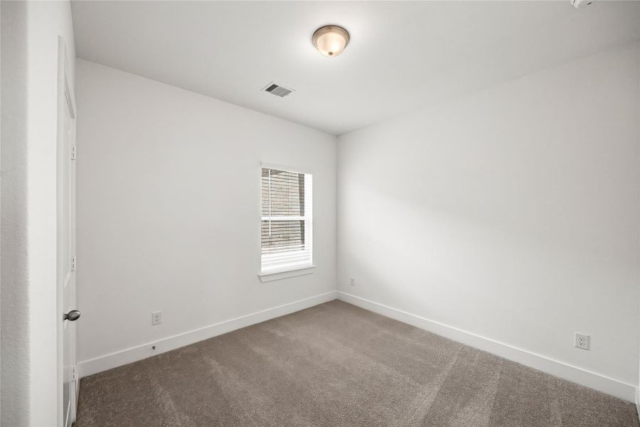 Spacious, unfurnished interior of a new home in River Ranch Meadows, Dayton (Image 20).