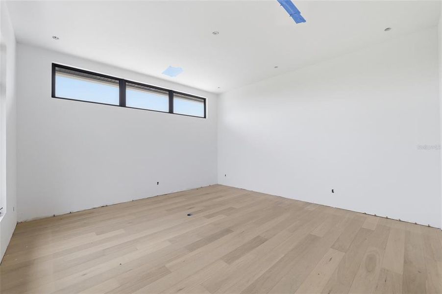 Spacious, unfurnished interior of a new home in Stonelake Ranch, Thonotosassa (Image 24).