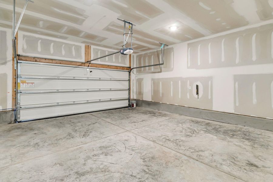 Spacious, unfurnished interior of a new home in Cherrywood Estates, Summerville (Image 53).