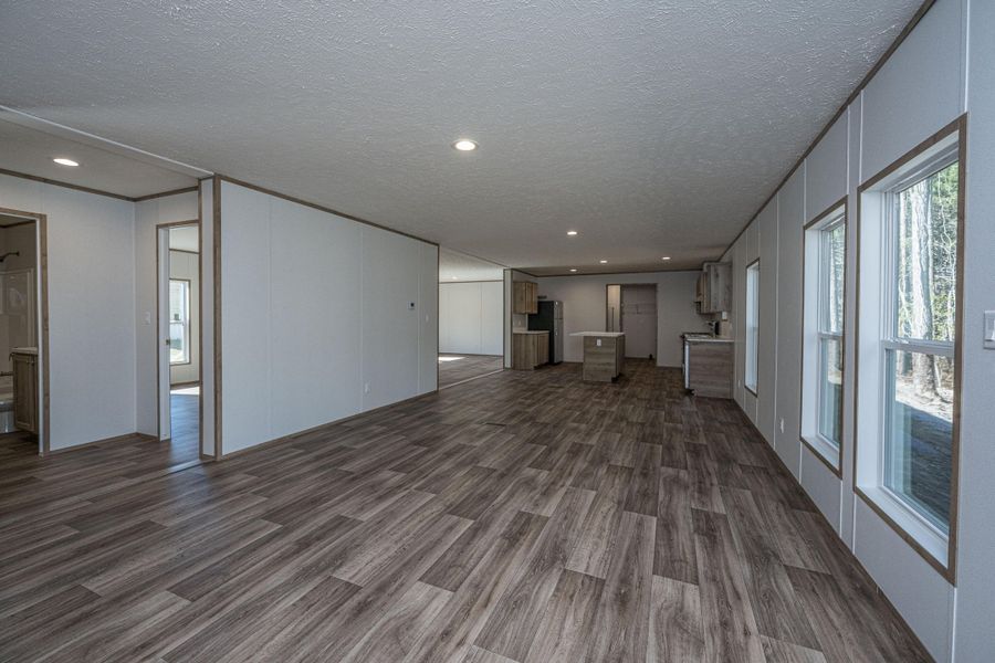 Spacious, unfurnished interior of a new home in , Summerville (Image 25).