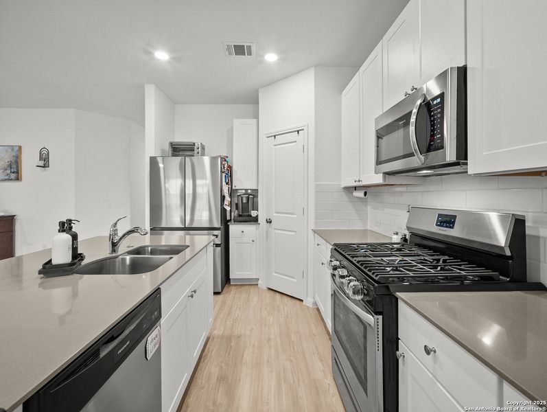 Furnished interior view inside a new home in Morgan Meadows: Barrington Collection, San Antonio (Image 4). Furnished interior view inside a new home in Morgan Meadows: Barrington Collection, San Antonio (Image 4).