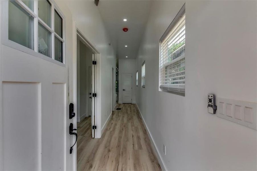 Spacious, unfurnished interior of a new home in , Atlanta (Image 21). Spacious, unfurnished interior of a new home in , Atlanta (Image 21).