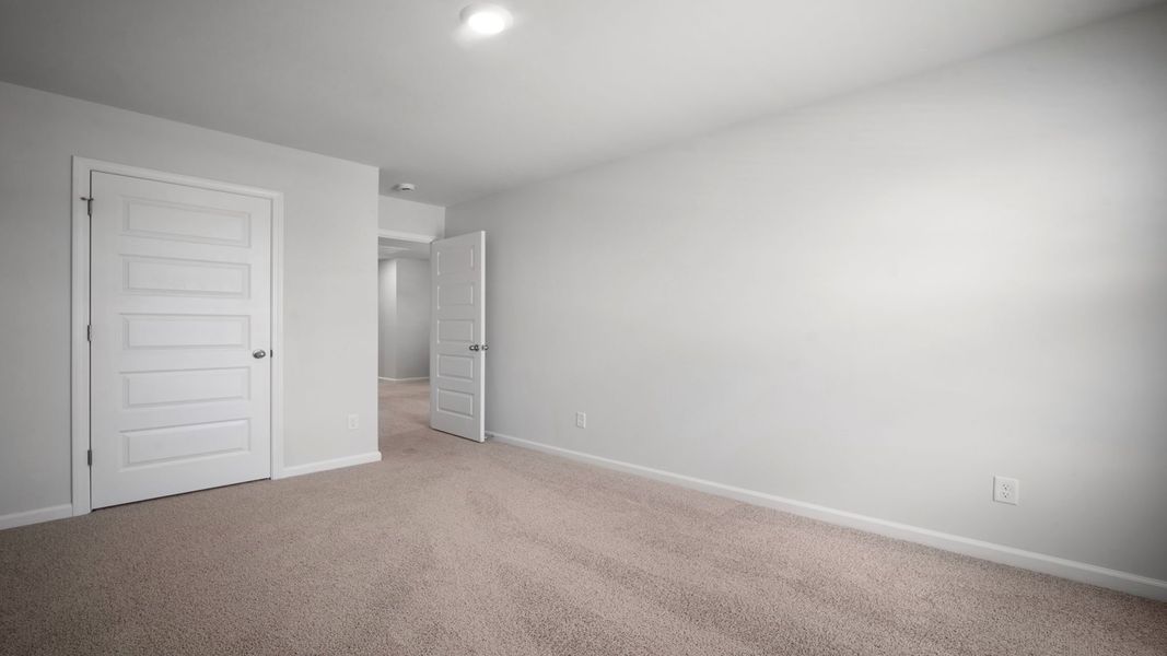 Spacious, unfurnished interior of a new home in Rice Hope, Port Wentworth (Image 40).