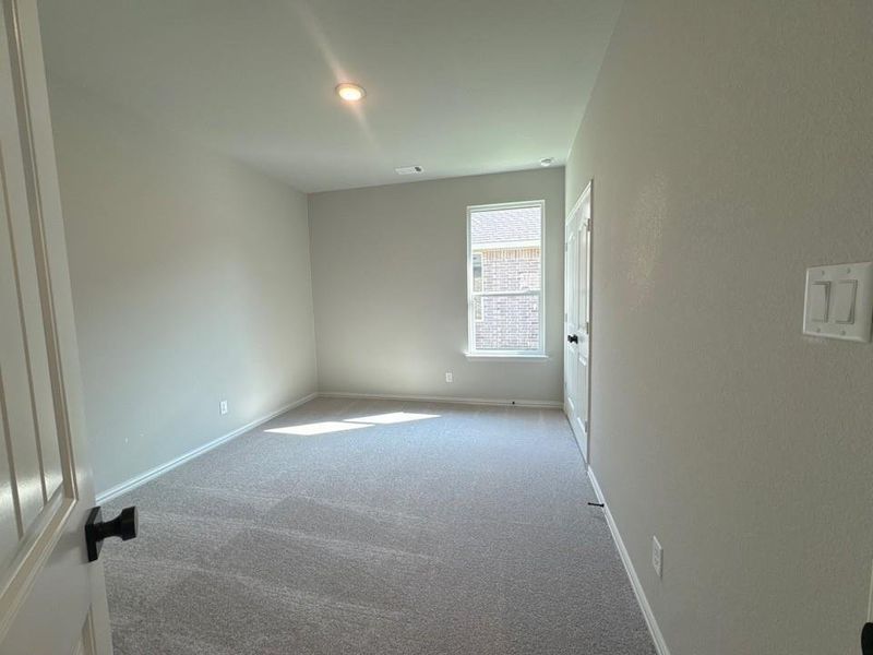 Spacious, unfurnished interior of a new home in Cedar Ridge Estates, Anna (Image 13).