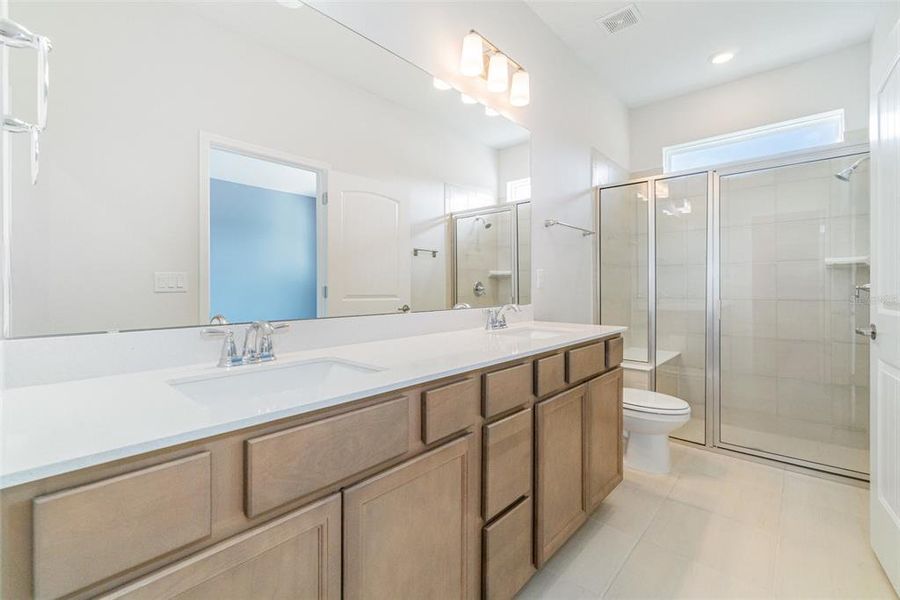 Furnished interior view inside a new home in , Clermont (Image 4).