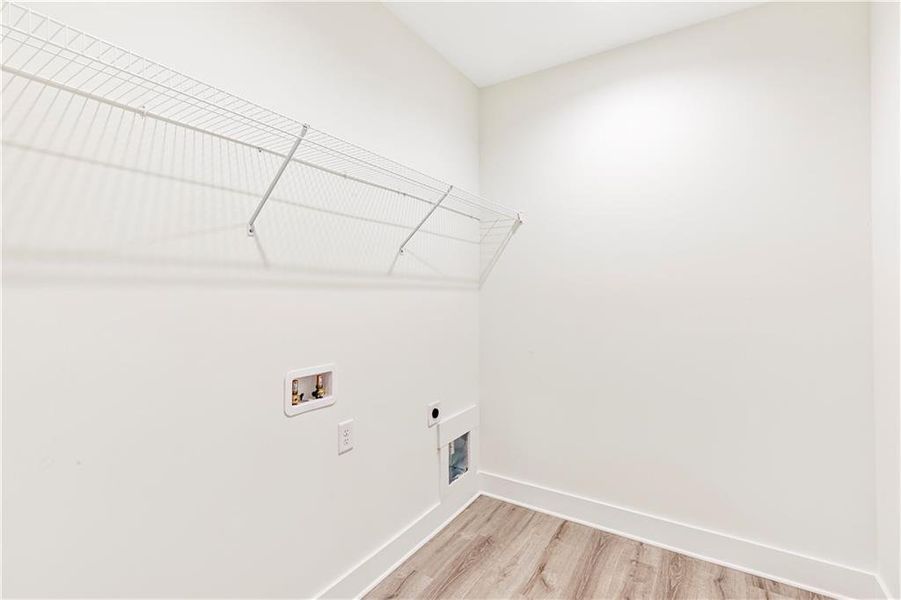 Spacious, unfurnished interior of a new home in , Dallas (Image 31).