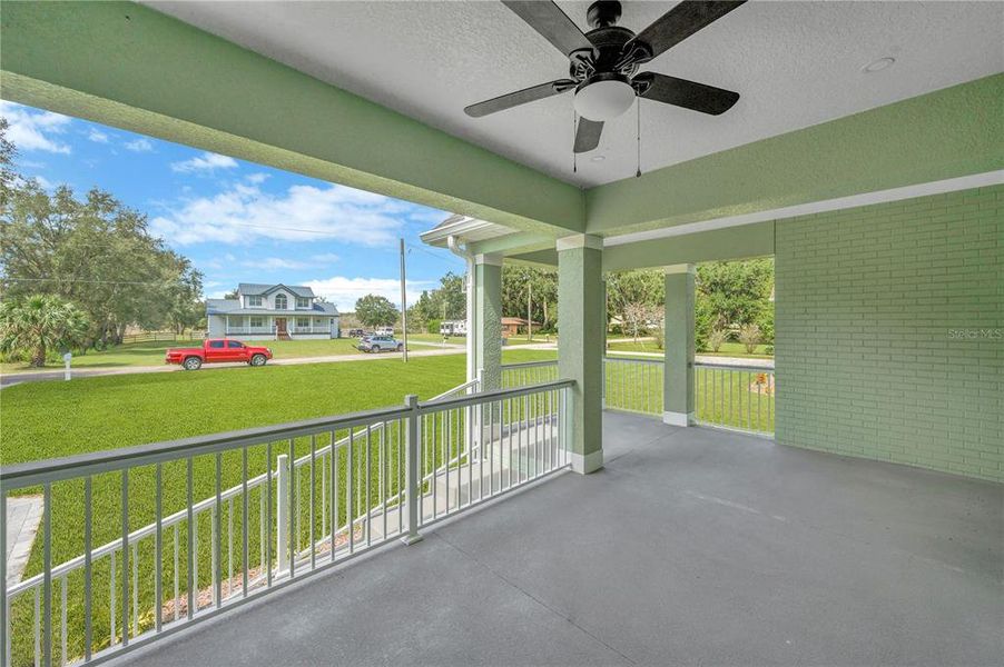 Exterior details and patio area of a home in , Dade City (Image 25).