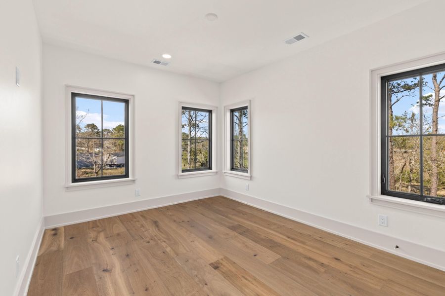 Spacious, unfurnished interior of a new home in , Charleston (Image 102).