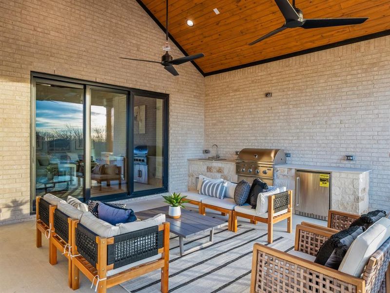 Exterior details and patio area of a home in , Gunter (Image 4).