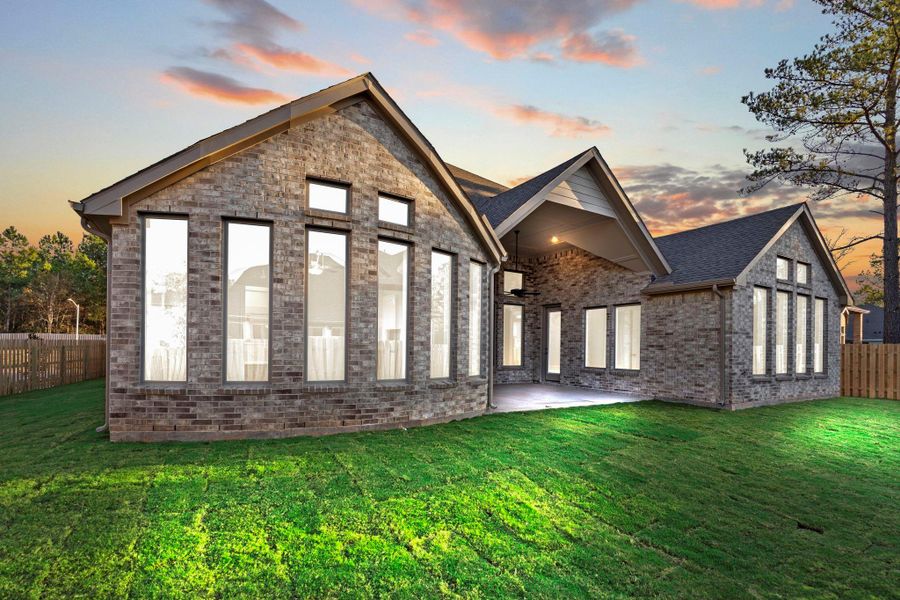 Exterior details and patio area of a home in Colton, Montgomery (Image 4).