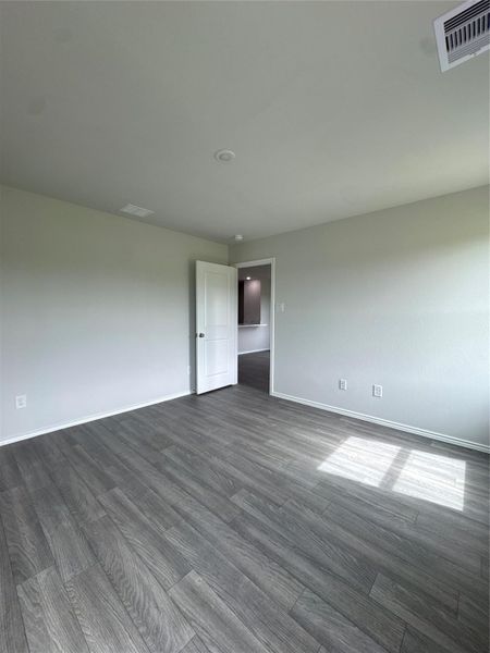 Spacious, unfurnished interior of a new home in Santa Fe, Cleveland (Image 12). Spacious, unfurnished interior of a new home in Santa Fe, Cleveland (Image 12).