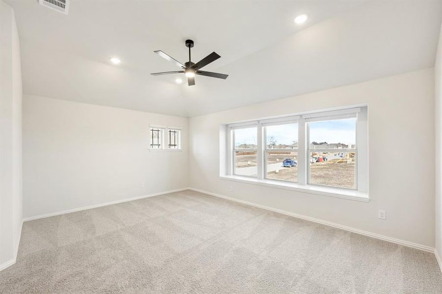 Spacious, unfurnished interior of a new home in Liberty, Melissa (Image 34).