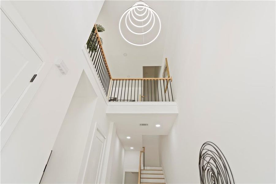 Spacious, unfurnished interior of a new home in , Atlanta (Image 23).