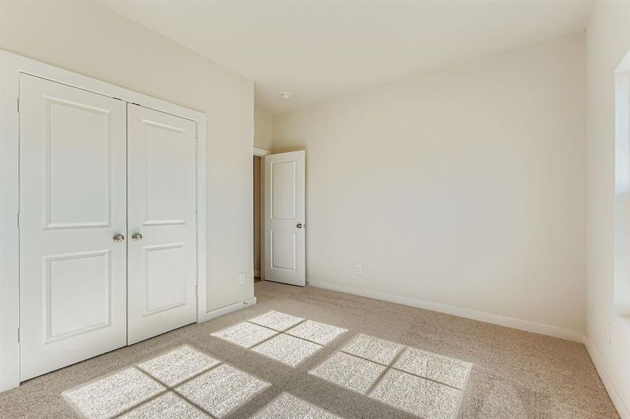 Spacious, unfurnished interior of a new home in Sperling Farms, Ferris (Image 22).