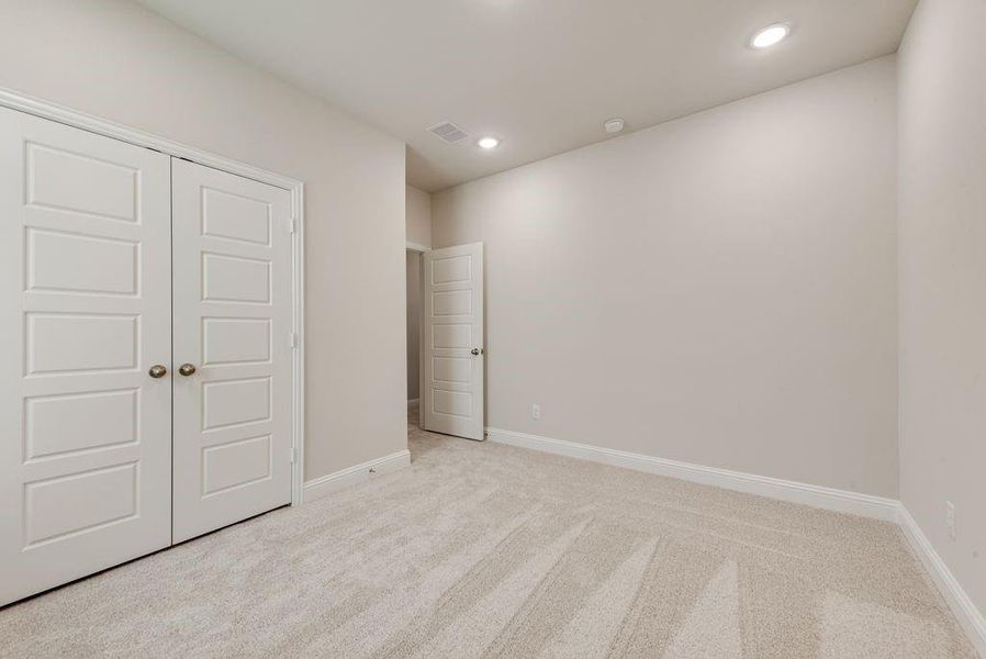 Spacious, unfurnished interior of a new home in Bayside, Rowlett (Image 19).