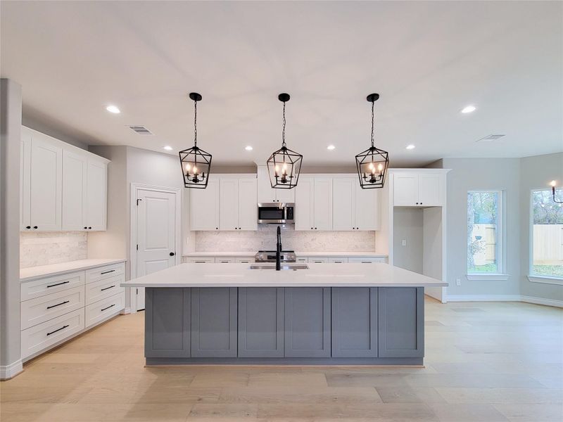 Furnished interior view inside a new home in , Conroe (Image 10).