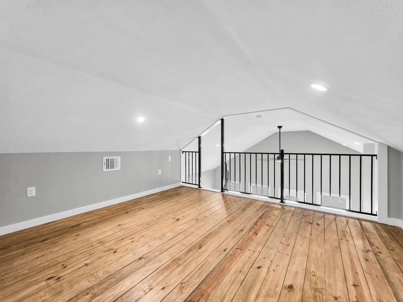 Spacious, unfurnished interior of a new home in , Crystal Beach (Image 30).
