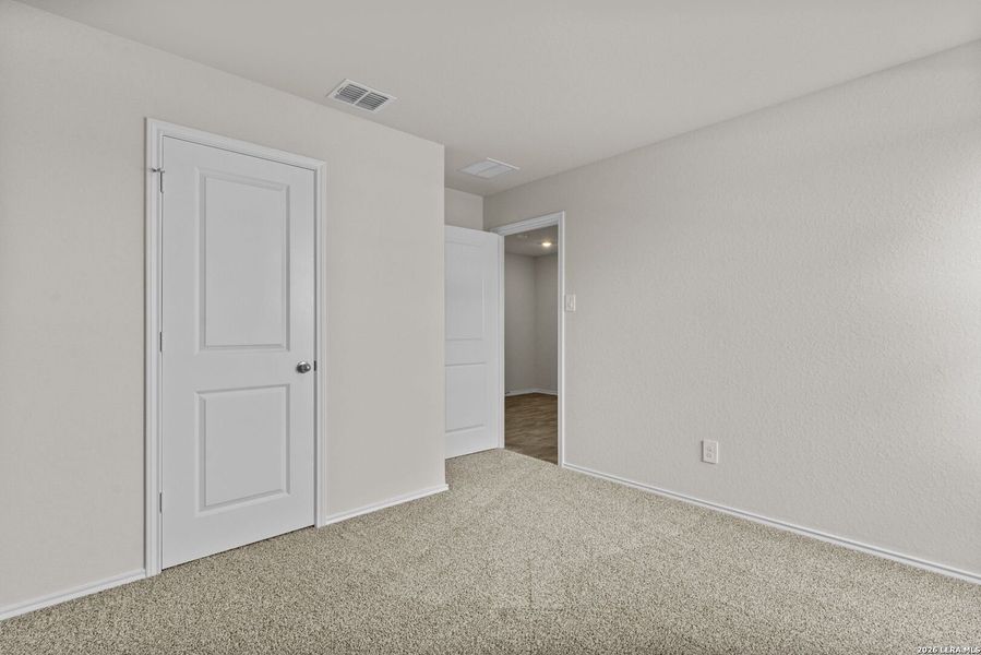 Spacious, unfurnished interior of a new home in Swenson Heights, Seguin (Image 13).