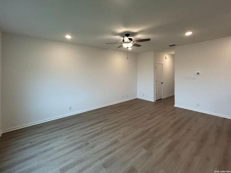 Spacious, unfurnished interior of a new home in Hennersby Hollow, San Antonio (Image 21).